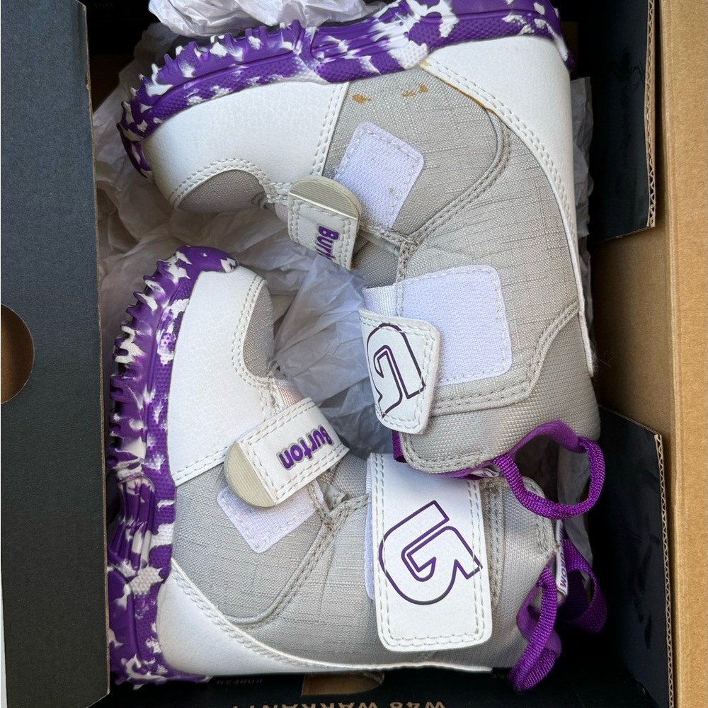 *Brand New* Burton Mini Grom Snowboard Boots - Size 7